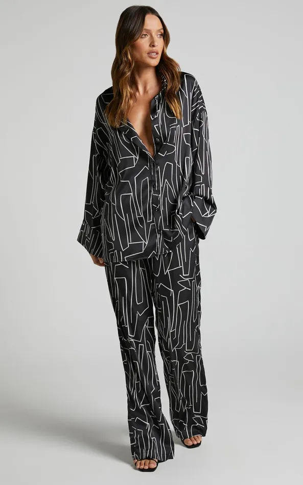 Showpo Janissa Pants 8211 High Waisted Wide Leg Pants In Black And White Linear Women Pants Showpo Janissa Pants 8211 High Waisted Wide Leg Pants In Black And White Linear Women Pants