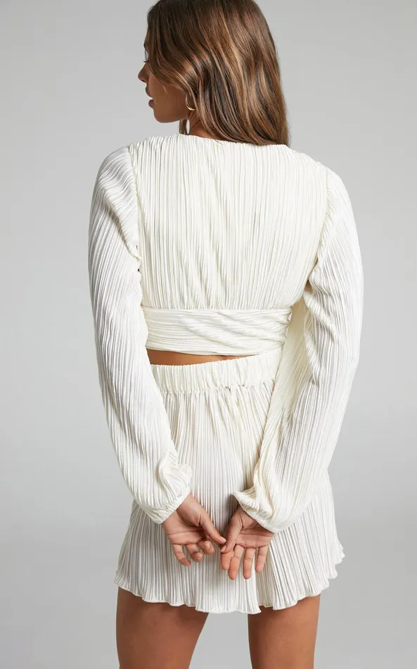 Showpo Jondra Blouse 8211 Ruched Front Long Sleeve Plisse Blouse In Cream Women Curve Clothes