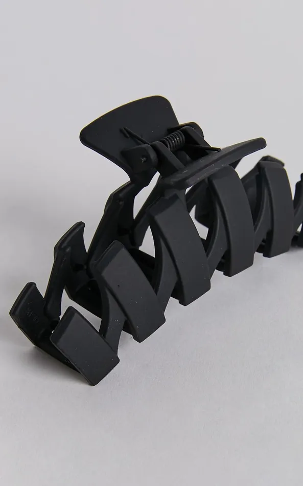 Showpo Kristi Hair Clip In Black Women Hair
