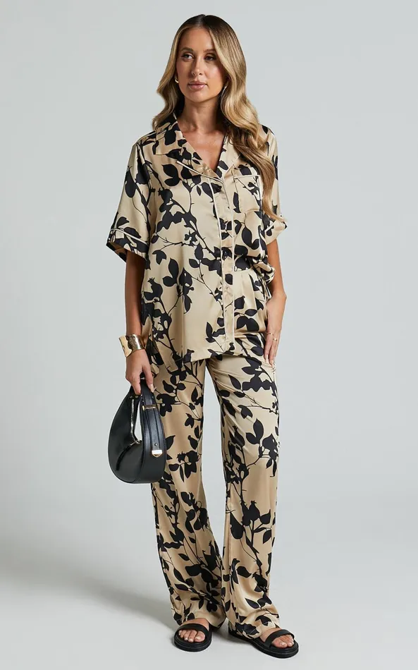 Showpo Laila Pants 8211 High Waisted Wide Leg Pants In Black And Cream Print Women Pants Showpo Laila Pants 8211 High Waisted Wide Leg Pants In Black And Cream Print Women Pants