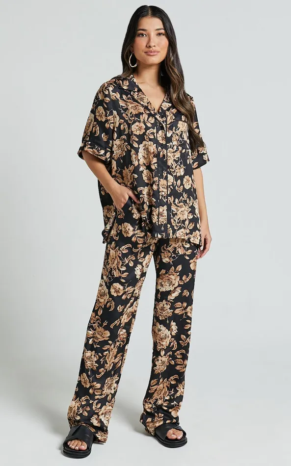 Showpo Laila Top 8211 Short Sleeve Button Through Relaxed Shirt In Black Floral Women Tops