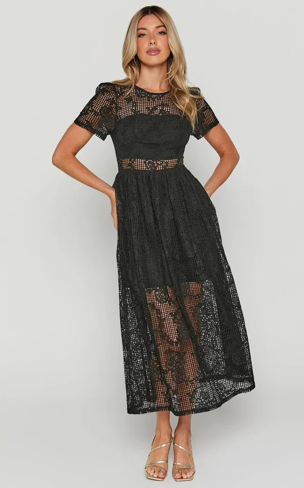 Showpo Leon Midi Dress 8211 Short Sleeve Dress In Black Women Curve Clothes