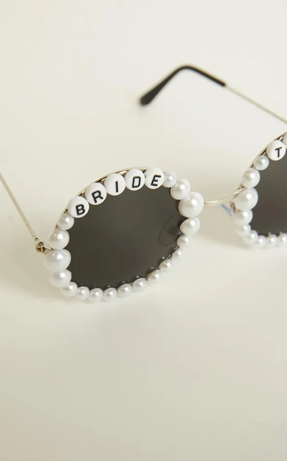 Showpo Marni Round Pearl Sunglasses In White Pearl Women Sunglasses