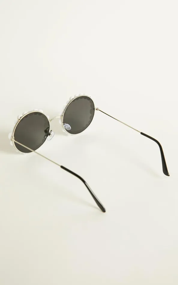 Showpo Marni Round Pearl Sunglasses In White Pearl Women Sunglasses