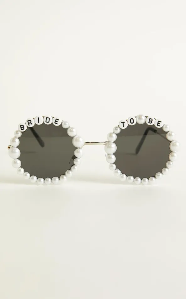 Showpo Marni Round Pearl Sunglasses In White Pearl Women Sunglasses