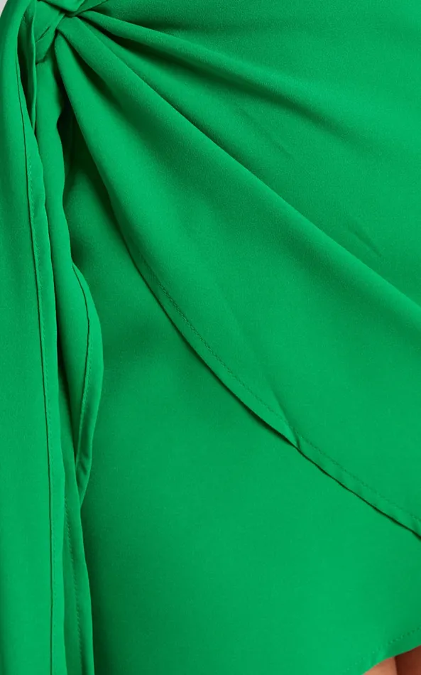 Showpo Runaway The Label 8211 Estella Dress In Emerald Women Dresses