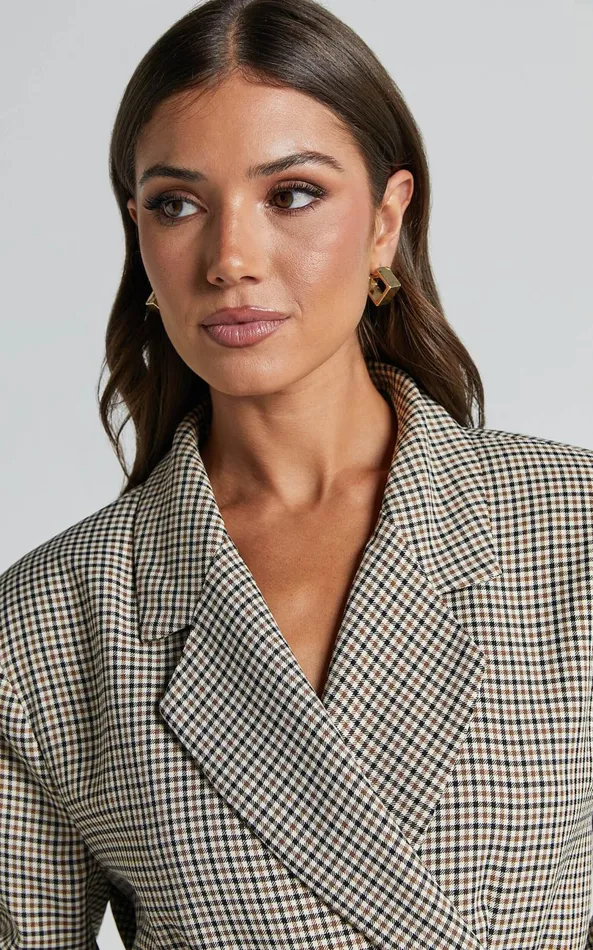 Showpo Sheela Hoop Earrings In Gold Women Earrings