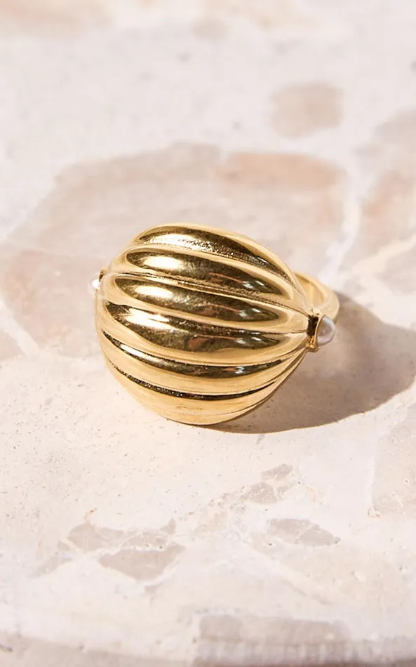 Showpo Skylee Ring 8211 Croisstant Shape Statement Ring In Gold Women Rings