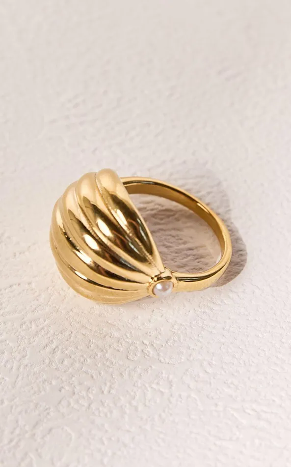 Showpo Skylee Ring 8211 Croisstant Shape Statement Ring In Gold Women Rings