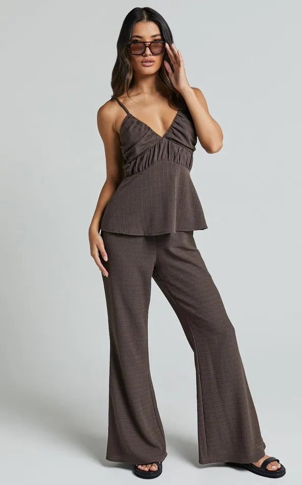 Showpo Suki Pants 8211 Elasticated High Waist Wide Leg Textured Pants In Dark Oak Women Pants
