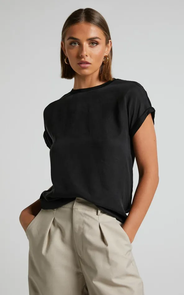 Showpo Tinaya Top 8211 Raglan Shell Top In Black Women Curve Clothes
