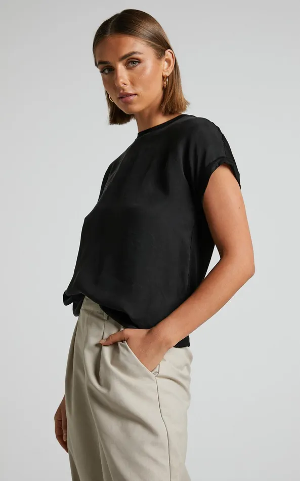 Showpo Tinaya Top 8211 Raglan Shell Top In Black Women Curve Clothes