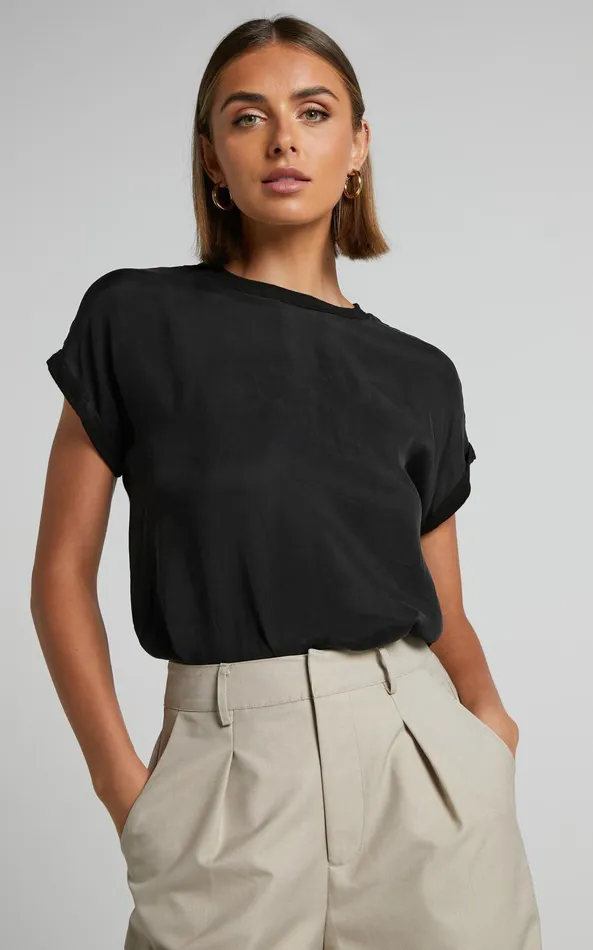 Showpo Tinaya Top 8211 Raglan Shell Top In Black Women Curve Clothes