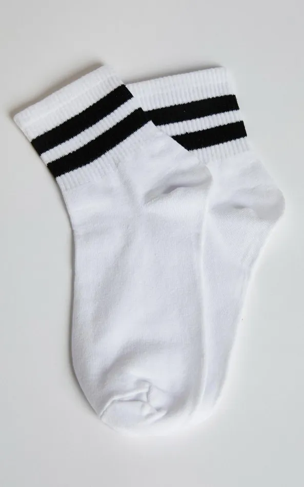 Showpo Vasilisa Stripe Crew Socks 8211 Pack Of 2 In White And Black Women Socks and Tights