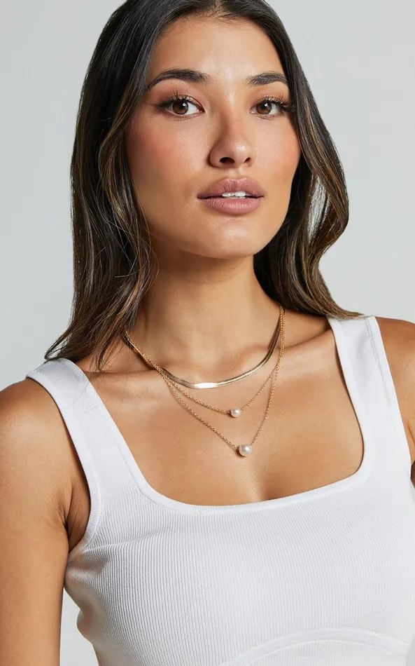 Showpo Wilma Necklace 8211 3 Layered Chain and Pearl Pendant Necklace In Gold Women Necklaces