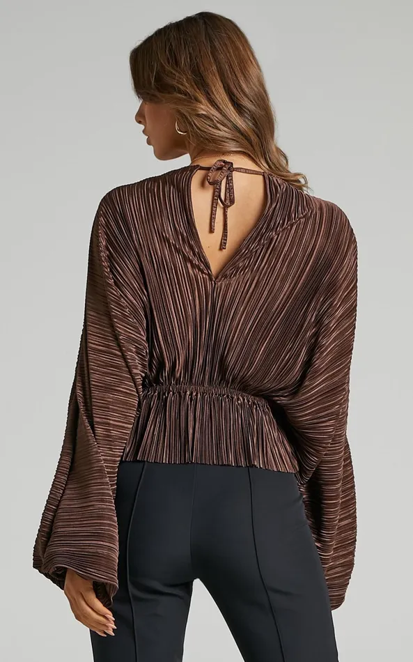 Showpo Wiluna Top 8211 Balloon Sleeve Plisse Top In Chocolate Women Curve Clothes