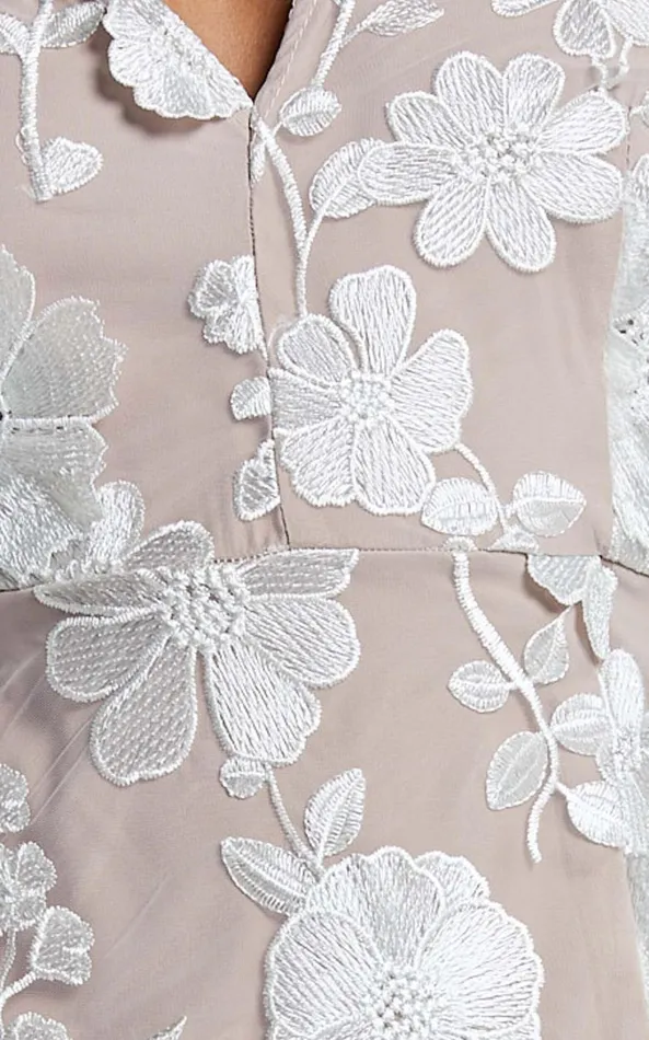 Showpo Wren Mini Dress 8211 Puff Sleeve Bodycon 3d Garden Flowers Dress In White Women Dresses