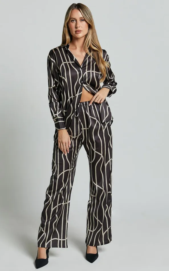 Showpo Yolanda Pants 8211 High Waisted Straight Leg Pants In BlackGold Chain Print Women Pants Showpo Yolanda Pants 8211 High Waisted Straight Leg Pants In BlackGold Chain Print Women Pants