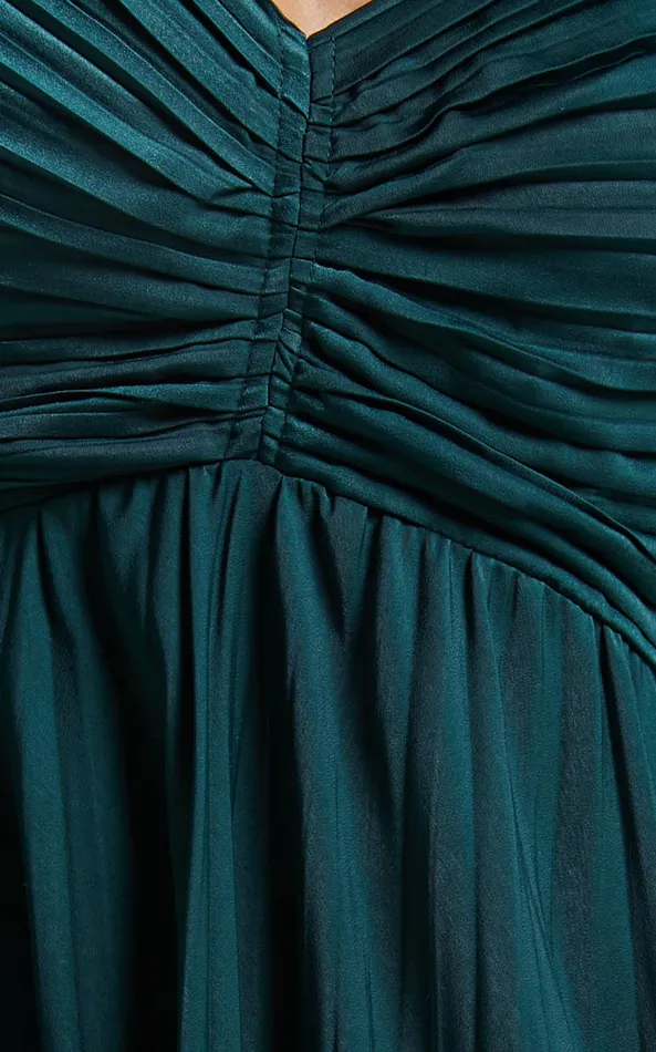 Showpo Zayla Midi Dress 8211 Plisse Twist Front Dress In Emerald Women Dresses Showpo Zayla Midi Dress 8211 Plisse Twist Front Dress In Emerald Women Dresses