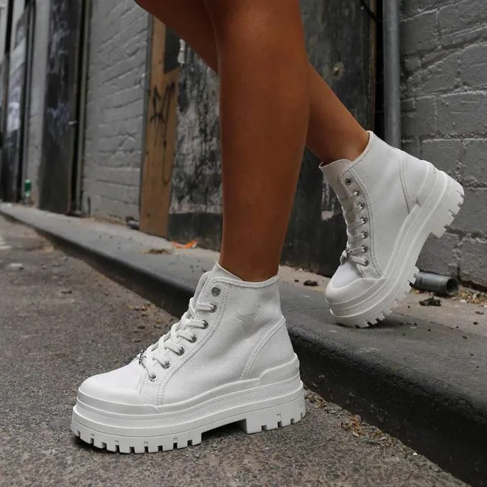 Windsor Smith Boots Women DESERVE WHITE PLATFORM BOOTS
