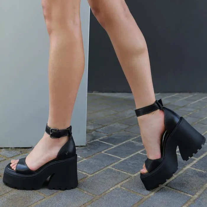 Windsor Smith Platforms Women FLAWS BLACK PLATFORM HEELS Windsor Smith Platforms Women FLAWS BLACK PLATFORM HEELS
