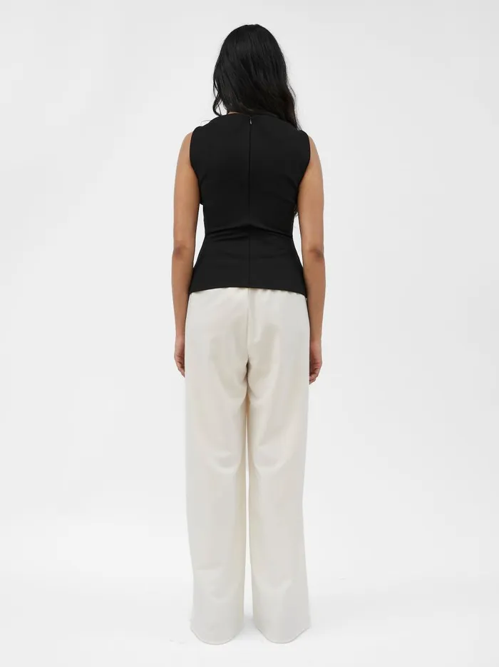 Women Bea Top Black The UNDONE Tops