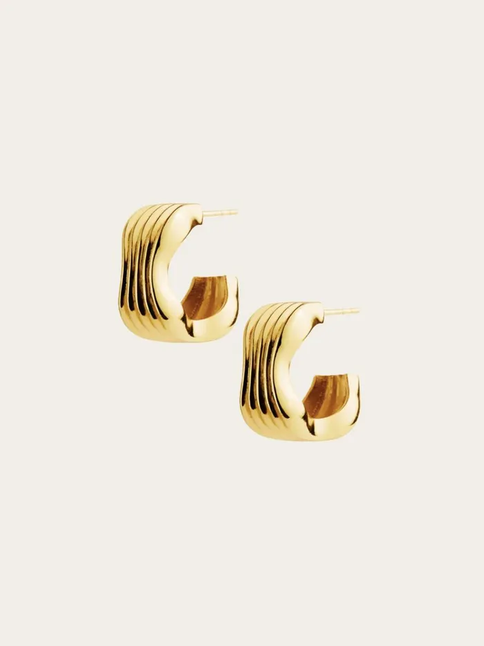 Women Curved Ribbed Hoop Earrings Gold The UNDONE Earrings