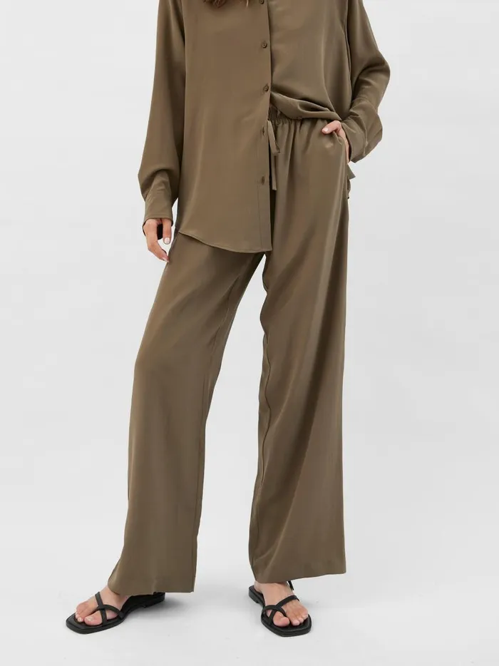 Women Drawstring Trouser Willow The UNDONE Pants