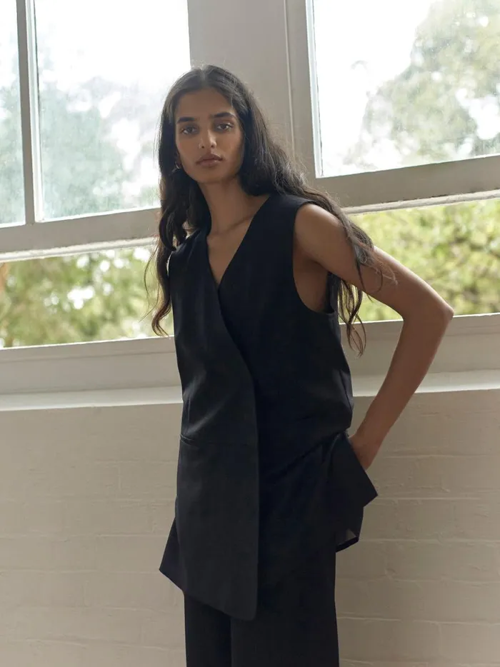 Women Ezra Vest Black The UNDONE Tops