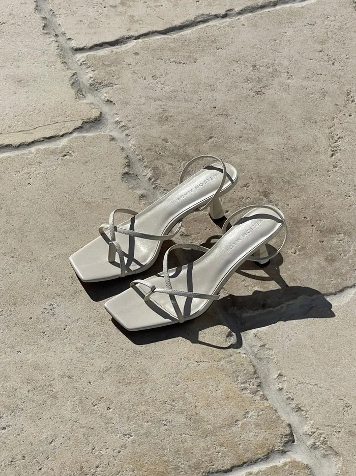 Women Fleur Midi Crema The UNDONE Heels