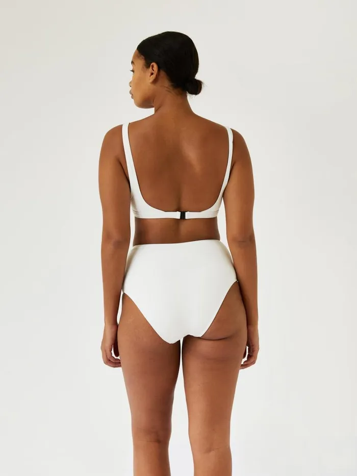 Women Nineties Crop Top Chalk Crinkle The UNDONE Swimwear