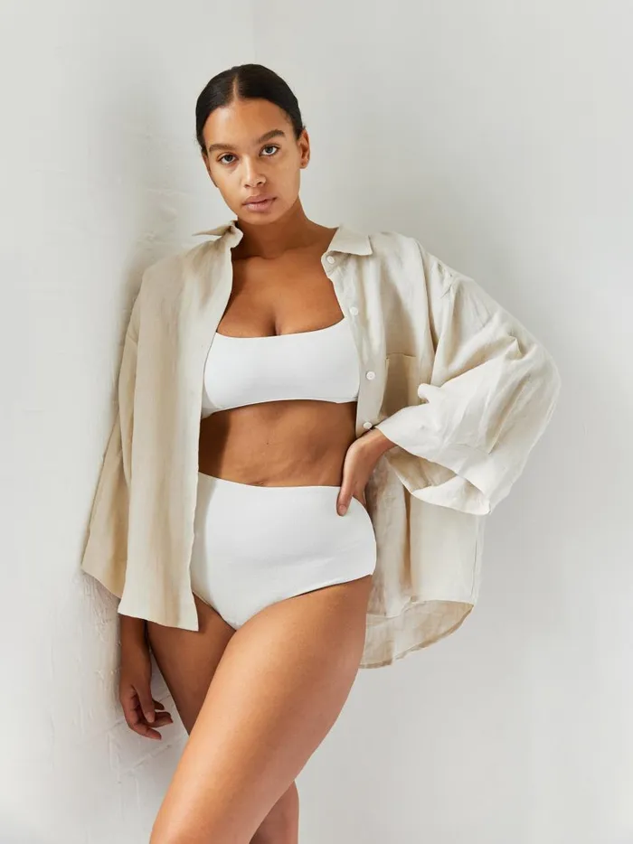 Women Nineties Crop Top Chalk Crinkle The UNDONE Swimwear