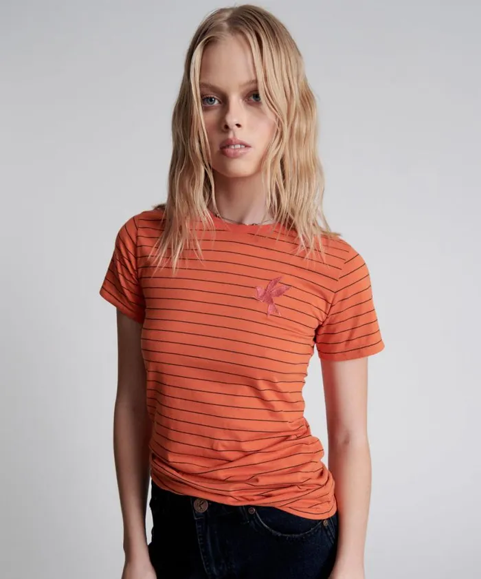 Women One Teaspoon Basic Tees BOWER BIRD EMBROIDERED LOGO FITTED TEE ORANGE Women One Teaspoon Basic Tees BOWER BIRD EMBROIDERED LOGO FITTED TEE ORANGE