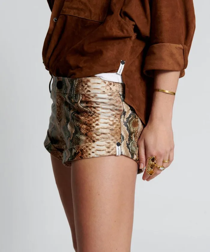 Women One Teaspoon Bottoms PALE SNAKE LEATHER BANDITS SHORTS Women One Teaspoon Bottoms PALE SNAKE LEATHER BANDITS SHORTS