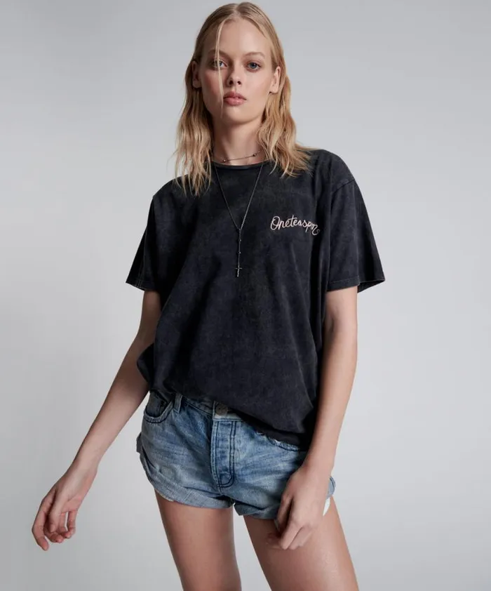 Women One Teaspoon Graphic Tees ONE TEASPOON EMBROIDERED UNISEX LOGO TEE Women One Teaspoon Graphic Tees ONE TEASPOON EMBROIDERED UNISEX LOGO TEE