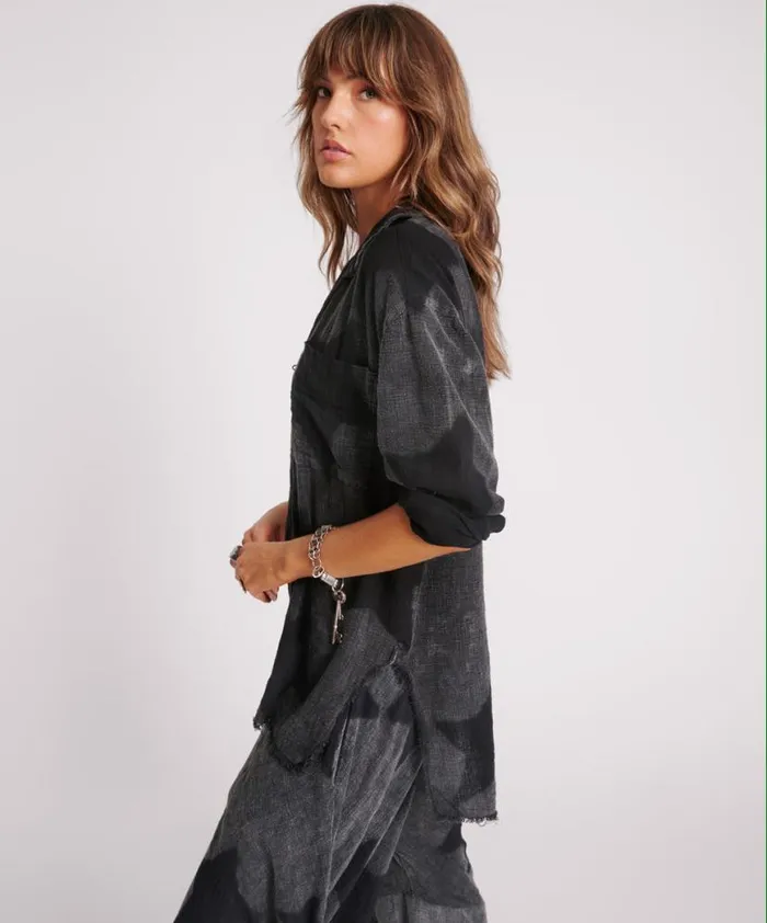 Women One Teaspoon Shirts BLACK STAR MUSLIN LONGLINE SHIRT Women One Teaspoon Shirts BLACK STAR MUSLIN LONGLINE SHIRT