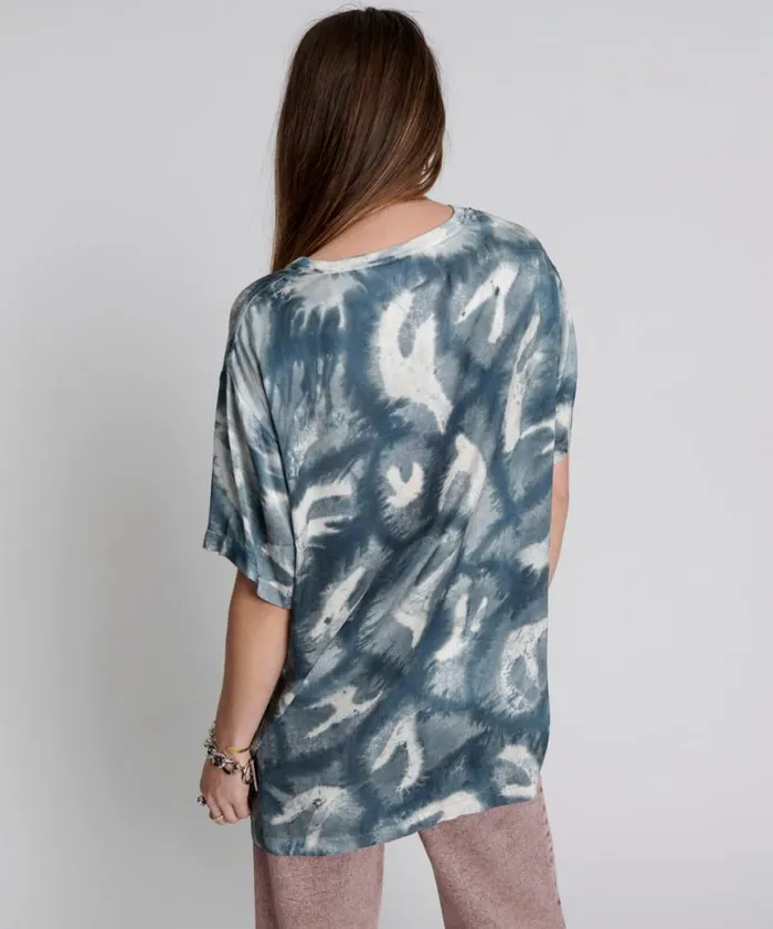 Women One Teaspoon Tees and Tanks REFLECTION HAND PRINTED SATIN TEE Women One Teaspoon Tees and Tanks REFLECTION HAND PRINTED SATIN TEE