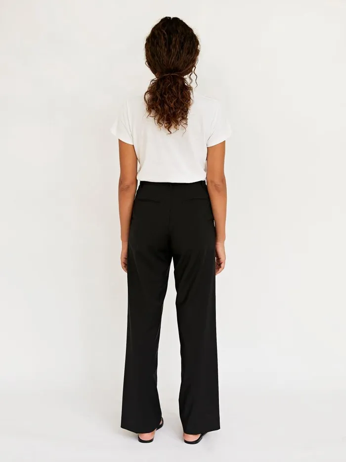 Women Relaxed Tailored Trouser Black The UNDONE Pants