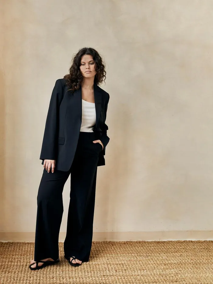 Women Relaxed Tailored Trouser Black The UNDONE Pants