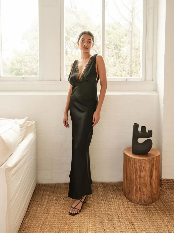 Women Vintage Maxi Black The UNDONE Dresses